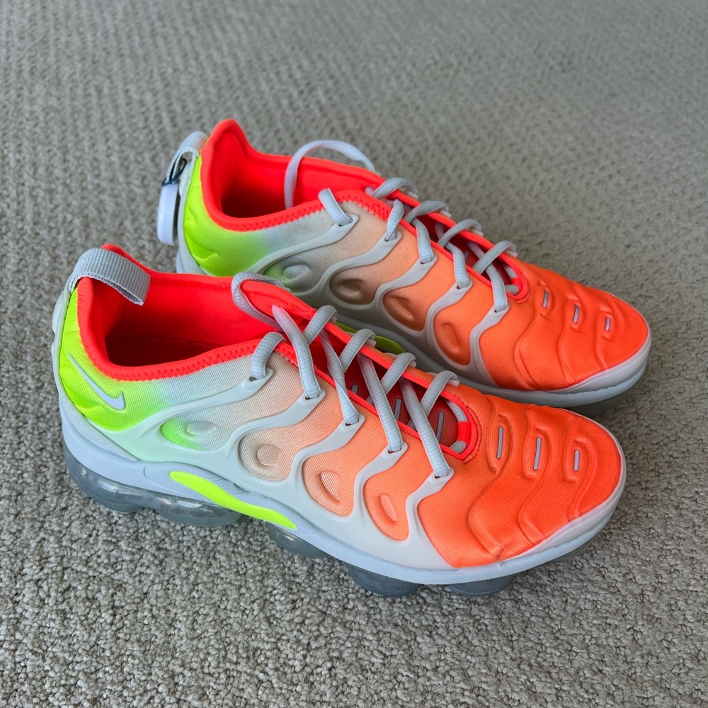 NEW Nike Vapormax Plus Womens 7.5 Reverse Sunset
